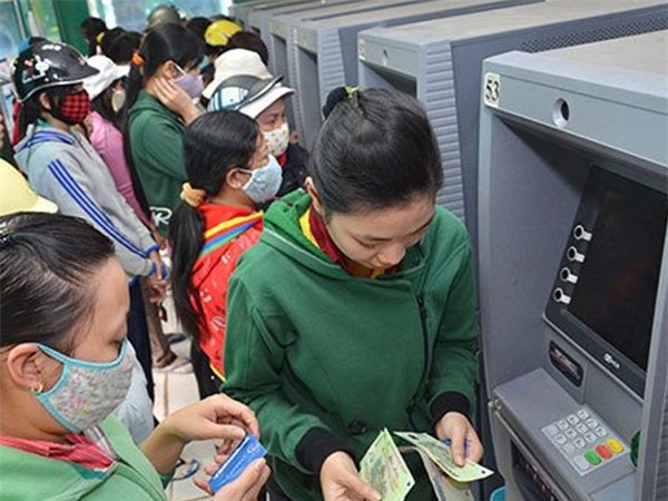 Sử dụng thẻ ATM trong dịp Tết Nguyên đán: Những lưu ý bạn cần biết để không mất tiền oan