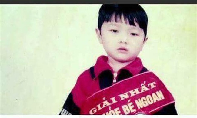 Fan sốt sình sịch vì ảnh thời còn đóng bỉm của đội U23 Việt Nam