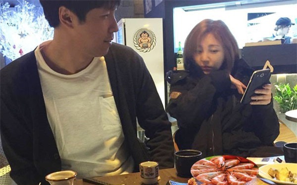 Chuyện thật như đùa, mẹ bỉm sữa quyết định ly hôn vì... đĩa tôm khiến chị em xôn xao - Ảnh 1.