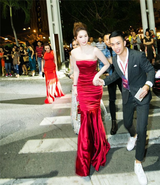 Ngọc Trinh bức xúc khi bị vu mặc váy nhái-3