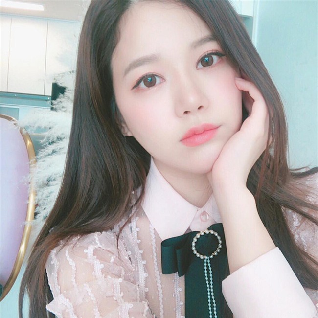 5 màu tóc nhuộm vừa hiền dịu lại hợp mốt mà bạn có thể áp dụng ngay cho dịp Tết này - Ảnh 3.