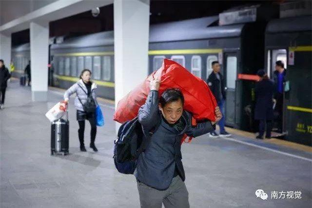 cuoc dai di cu tq: gia ret 2 do c khong ngan duoc nhung trai tim ve nha don tet - 14