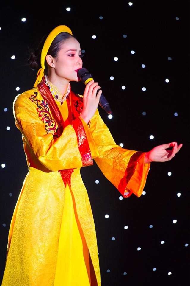 Giọng hát của 3 đời Hoa hậu Hoàn vũ Việt Nam gây ngạc nhiên không kém nhan sắc!-3