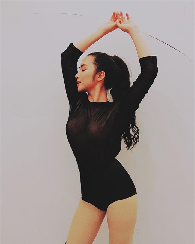 sau chia tay cong phuong, hoa minzy ngay cang "lay loi" hinh anh 12