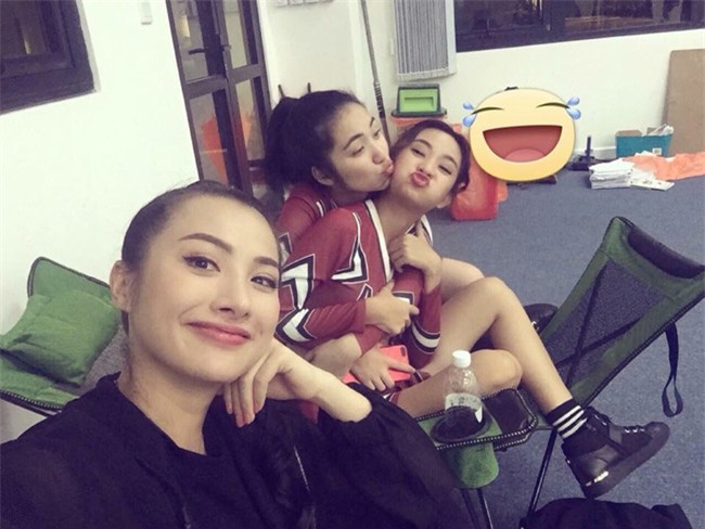 sau chia tay cong phuong, hoa minzy ngay cang "lay loi" hinh anh 6