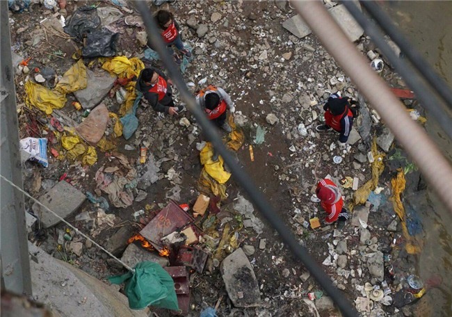 Thanh niên Hà thành kêu gọi Thả cá đừng thả túi nilon - Ảnh 10.