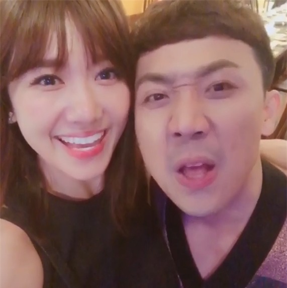 50 sắc thái của Trấn Thành khi được Hari Won âu yếm trước máy quay-11