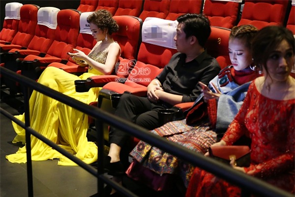 Giữa tâm bão phim giả tình thật, Trường Giang lạnh lùng với Sam như người xa lạ-8