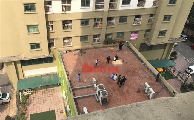 Hà Nội: Người đàn ông bất ngờ rơi từ tầng 11 xuống nhà bên cạnh tử vong