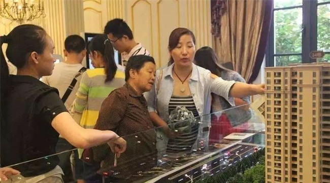 Chị em thi nhau kể sự cố đi shopping sắm Tết, nghĩ lại vẫn thấy cay - Ảnh 2.