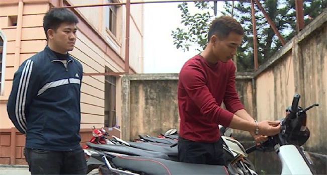 Ngựa quen đường cũ, bạn tù rủ nhau trộm 17 xe máy - Ảnh 2.