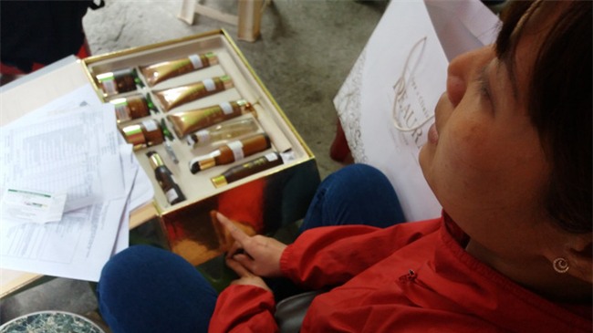 Hà Nội: Khách hàng tố Spa mồi chài bán trả góp bộ mỹ phẩm với giá khủng -2