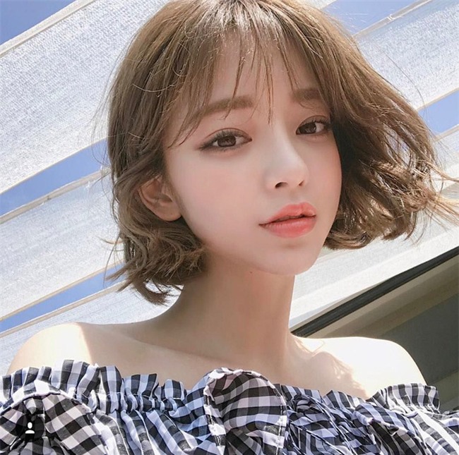 5 kiểu tóc đẹp giúp các nàng ăn gian đến cả chục tuổi vào dịp Tết - Ảnh 3.