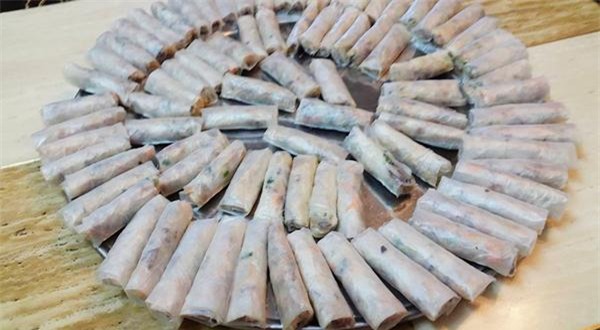 Bà mẹ Cần Thơ bày cách làm nem rán giòn và trữ đông nem ngày Tết-1