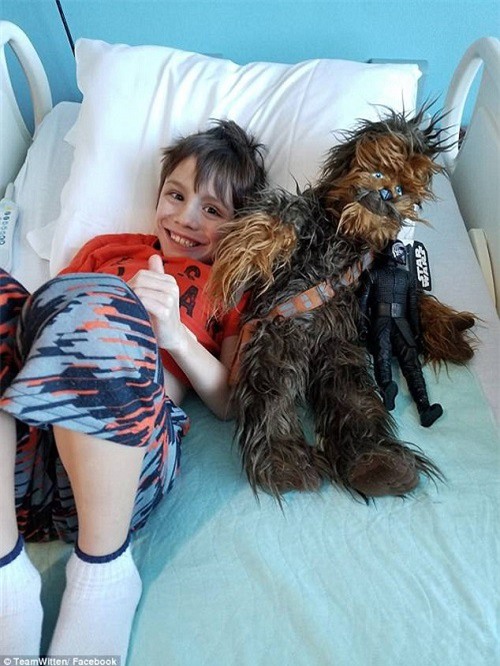 Cậu bé 8 tuổi mất khả năng vận động và ngôn ngữ chỉ vì virus cúm tấn công - Ảnh 3.