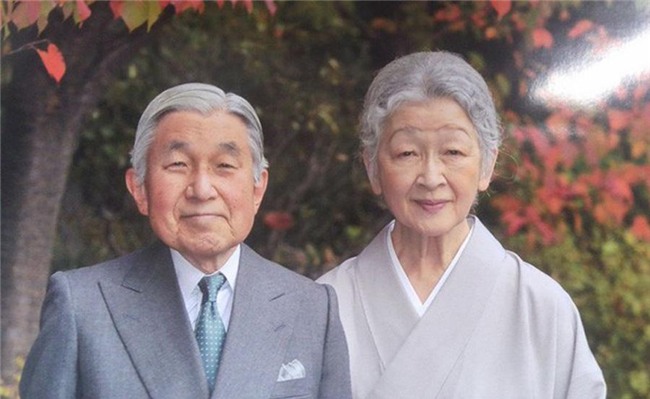 co gai thuong dan mot buoc thanh hoang hau nhat, khien hoang gia "nao loan" voi cach day con - 2