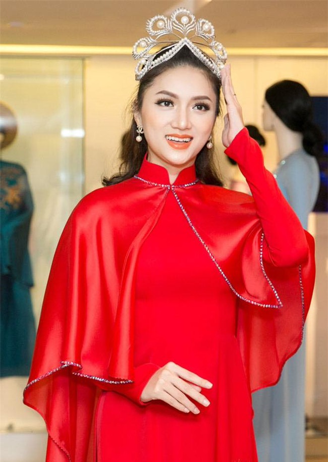 Vương miện Hoa hậu Hoàn vũ có gì tuyệt tác khiến mỹ nhân Việt thi nhau dùng hàng nhái?-4