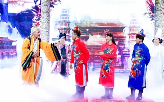 Tiết lộ clip Táo quân mỉa mai lùm xùm loạn hoa hậu-2