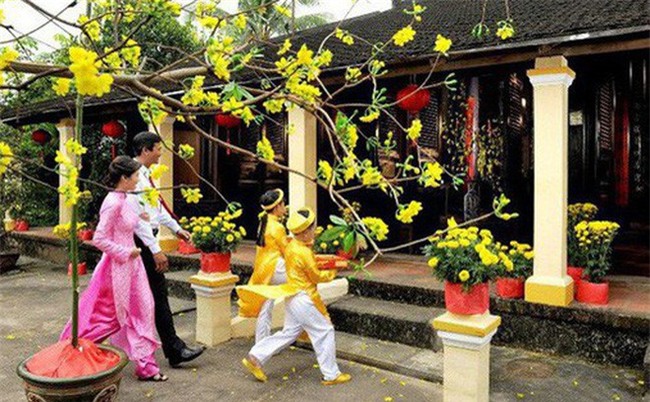 Ông chồng của năm: Để vợ con ăn Tết ở nhà ngoại cách 300km, người chồng còn gửi tặng mẹ vợ 1 chiếc smartphone mới toanh - Ảnh 1.