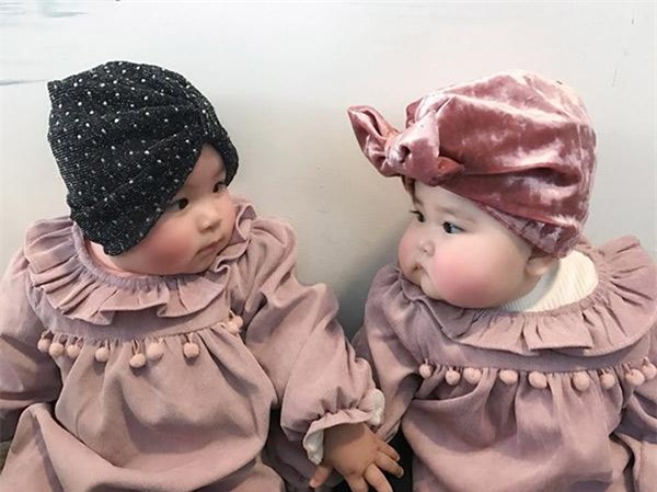 be gai ha noi cu ra pho la moi nguoi len chup anh vi doi ma "banh bao" sieu doc - 6