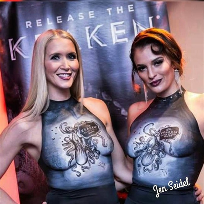 kho tin nhung co nang nay lai khong mac gi ra duong hinh anh 12