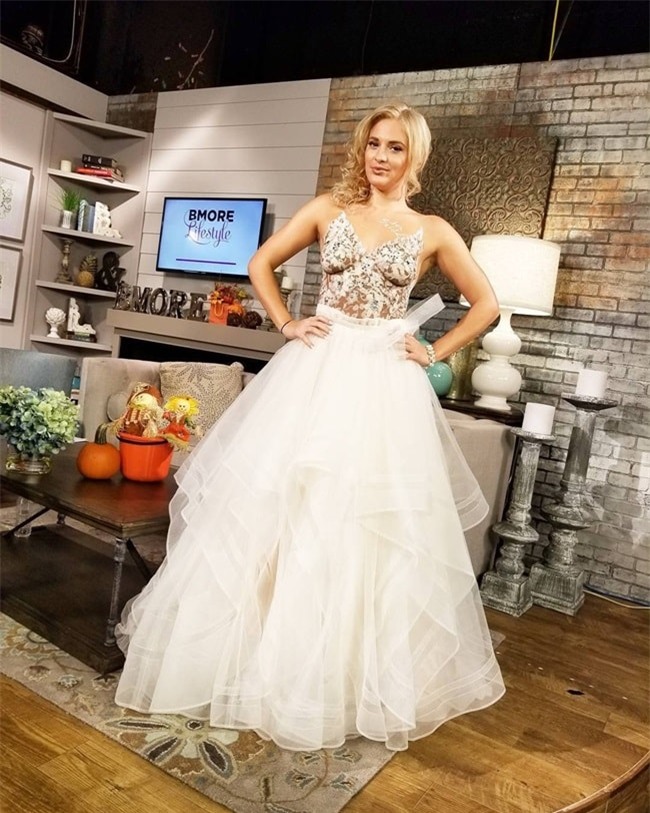 kho tin nhung co nang nay lai khong mac gi ra duong hinh anh 3