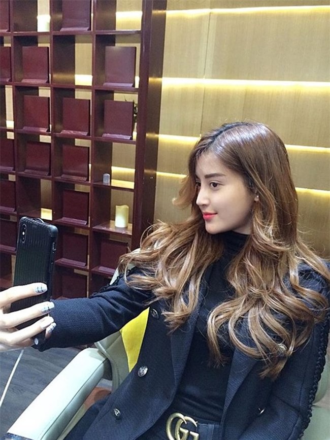 my nhan viet khac la voi mat moc khong son phan hinh anh 1