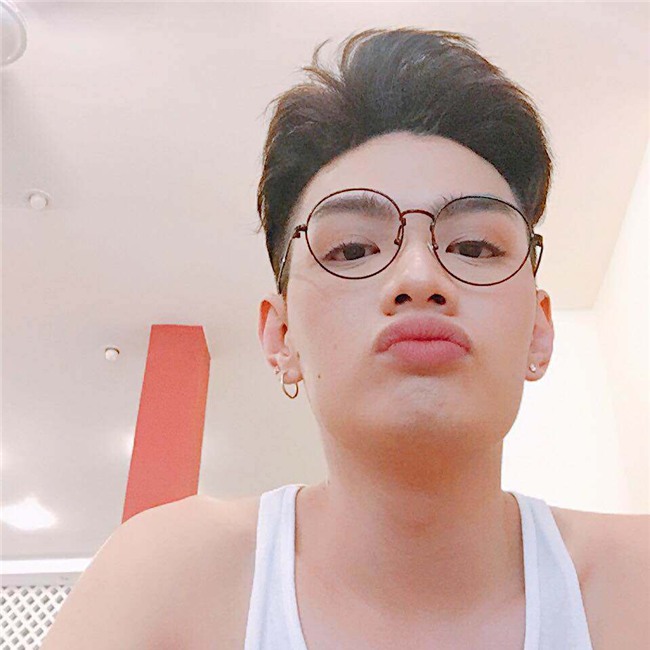 trong khi my nhan viet me met son nude, dao ba loc da "chiem song" bang sac son do choe! - 6