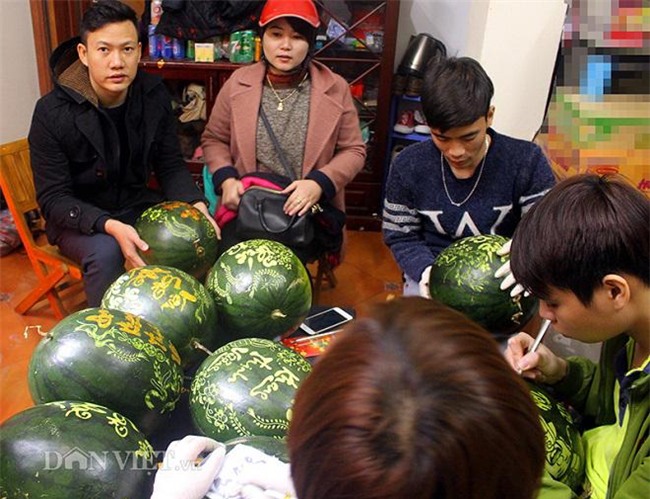 dan ha thanh lung mua dua hau khac tia la vua chung tet vua an duoc - 10