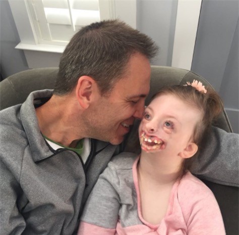 Tức giận vì con tật nguyền bị đem ra làm quảng cáo phá thai, người mẹ khiếu nại thẳng lên Twitter để đòi công bằng - Ảnh 3.