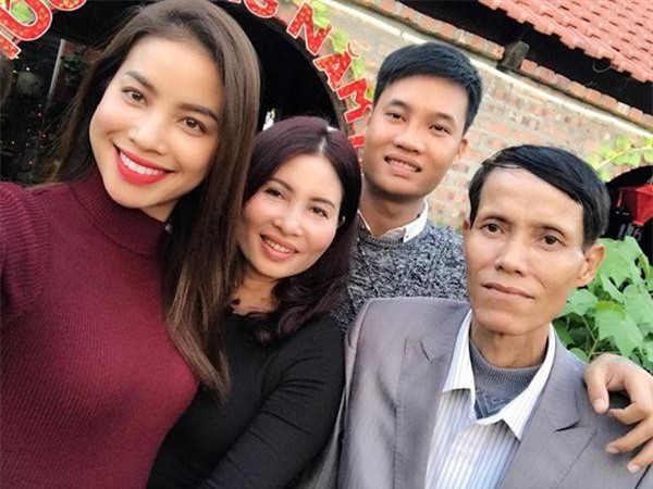 pham huong nghi den tet la roi nuoc mat, hoi tiec nhat khong dua duoc bo di choi xuan - 2