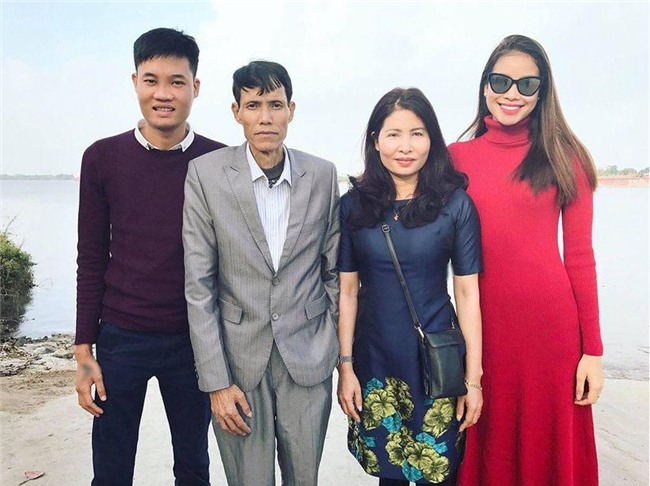 pham huong nghi den tet la roi nuoc mat, hoi tiec nhat khong dua duoc bo di choi xuan - 3