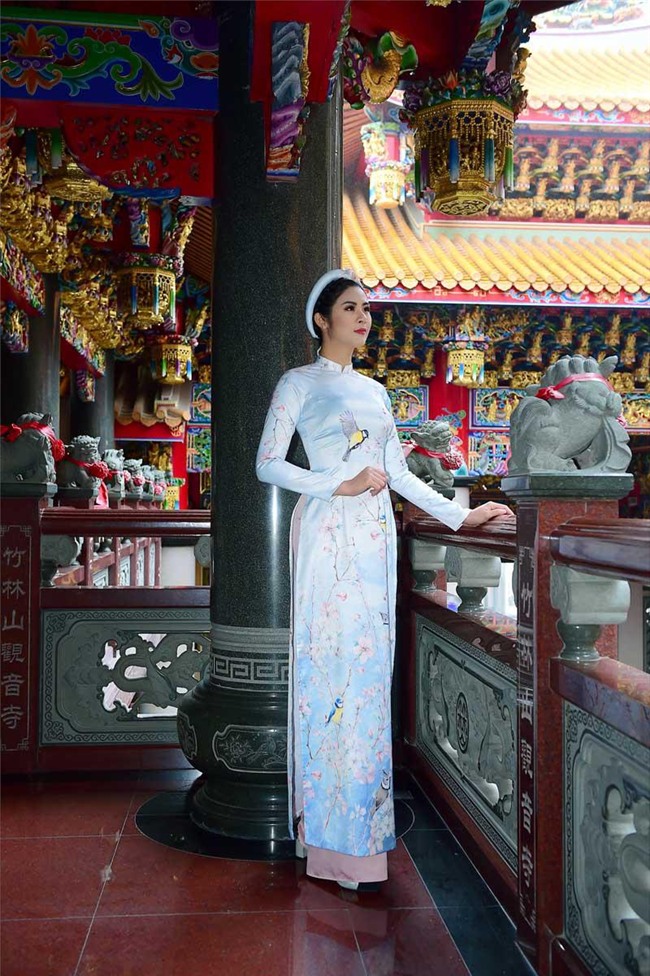 ngoc han rang ro dien ao dai doi voi mau nhi mang hai dong mau hoa - viet - 2
