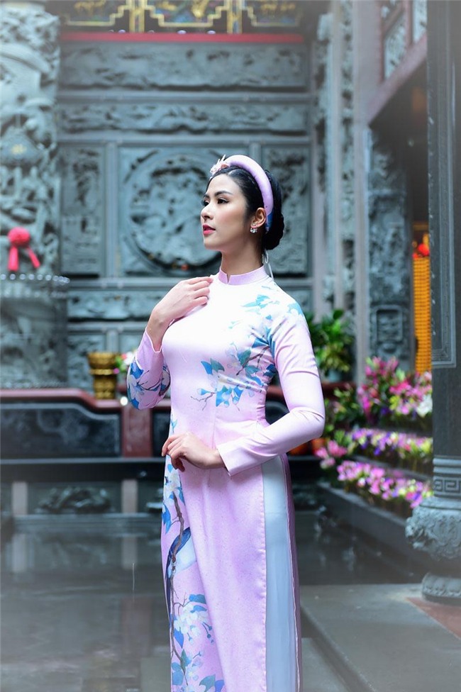 ngoc han rang ro dien ao dai doi voi mau nhi mang hai dong mau hoa - viet - 9