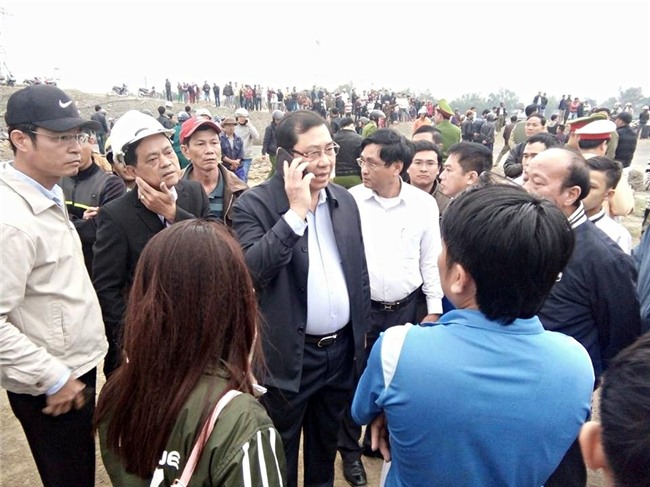 Chùm ảnh: Hiện trường vụ lật xe kinh hoàng ngày giáp Tết khiến 2 người chết, 11 người bị thương ở Đà Nẵng - Ảnh 13.