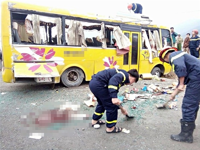 Chùm ảnh: Hiện trường vụ lật xe kinh hoàng ngày giáp Tết khiến 2 người chết, 11 người bị thương ở Đà Nẵng - Ảnh 9.