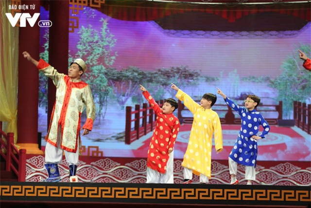 Con trai Xuân Bắc đóng Táo Quân 2018: Cầm tiền thì sợ tiền rơi, cầm tờ A4 đời đời ấm no-3