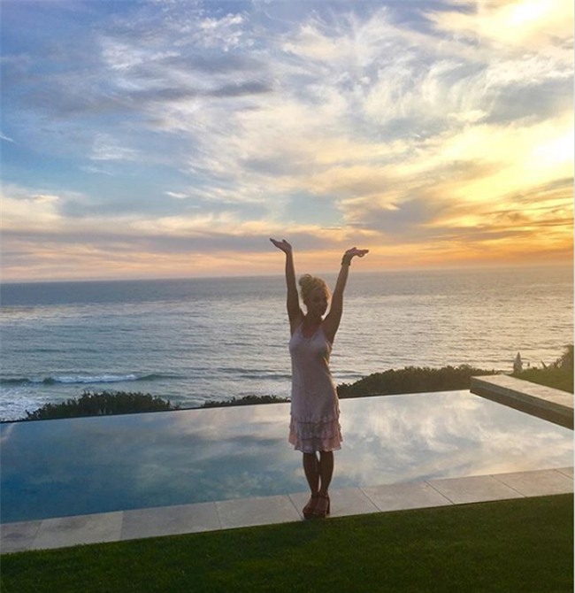 choang ngop biet thu 30 trieu usd duoc britney spears thue de nghi le valentine hinh anh 1