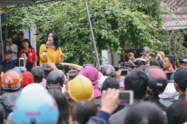 Một triệu biểu cảm đặc biệt của Mỹ Tâm trong chuyến từ thiện khép lại năm 2017 đại thắng-2