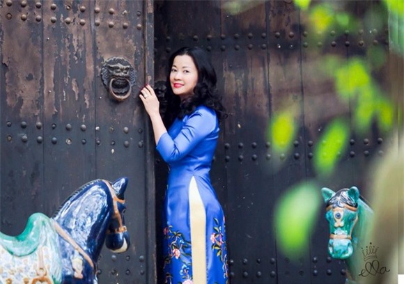 Á hậu huyền my,mẹ á hậu huyền my,mẹ huyền my diện áo dài