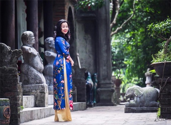 Á hậu huyền my,mẹ á hậu huyền my,mẹ huyền my diện áo dài