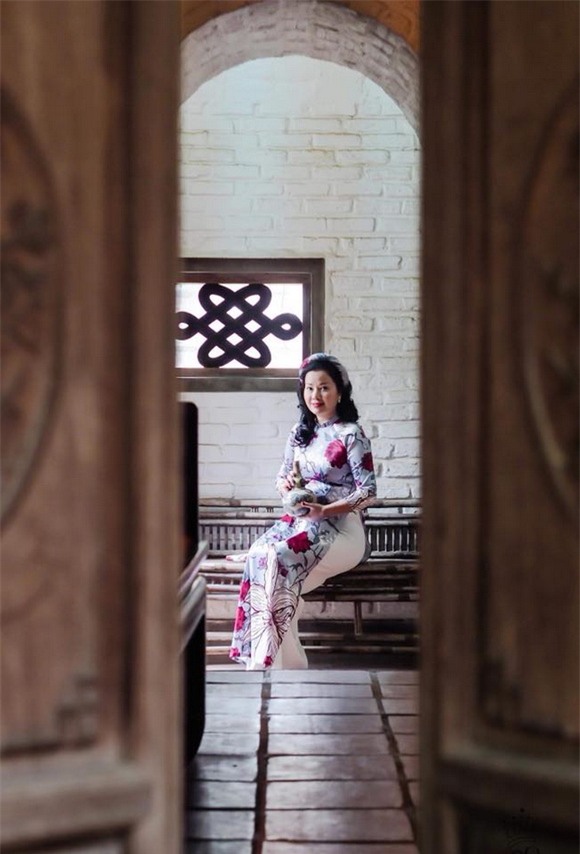 Á hậu huyền my,mẹ á hậu huyền my,mẹ huyền my diện áo dài