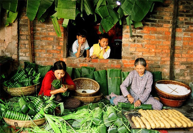 Tết là một dịp tuyệt vời để bố mẹ dạy con những bài học quý giá này - Ảnh 2.