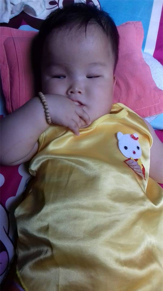 Tâm sự nghẹn lòng của mẹ 9x có con bị não úng thủy: Sợ một ngày con sẽ rời xa mẹ - Ảnh 1.