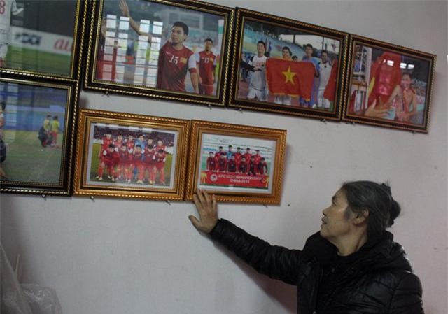 me cau thu u23 duc huy ke chuyen giau tin bac ruot qua doi de con yen tam thi dau - 2