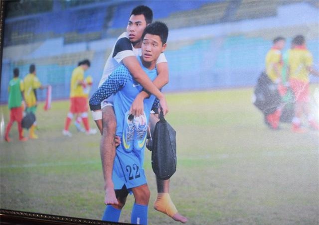 me cau thu u23 duc huy ke chuyen giau tin bac ruot qua doi de con yen tam thi dau - 3