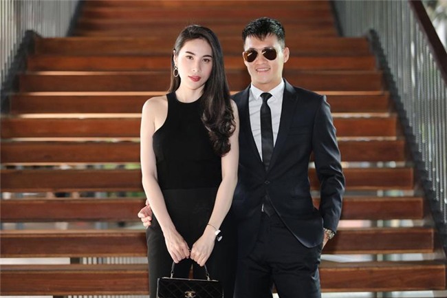 cong vinh - thuy tien du xuat hien o dau cung luon "dep ca doi"! - 1