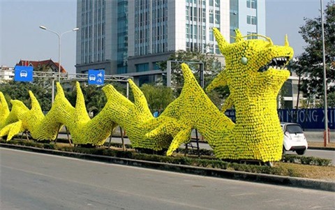 Sở hữu khuôn mặt buồn rười rượi, chú chó khiến nhiều người bật cười trong ngày giáp Tết - Ảnh 4.