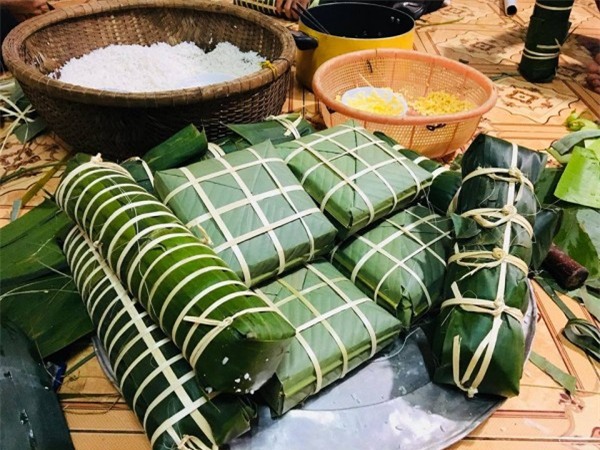 Chùm ảnh lần đầu gói bánh chưng: Người khéo kẻ vụng - Ảnh 8.