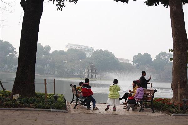 ha noi ngay 29 tet: noi tap nap ke den nguoi di, noi vang ve diu hiu den la thuong - 19